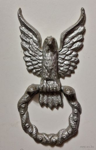 Дверной молоток (стучало) Орёл держащий в лапах змей.