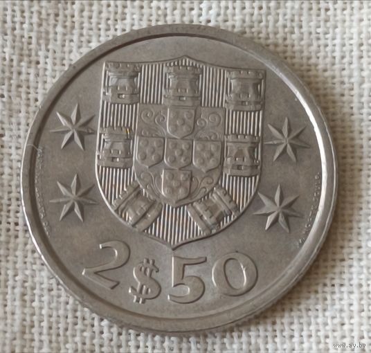 Португалия. 2.50 эскудо 1982 года.