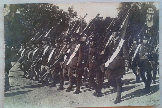 Открытка "Париж. Парад Победы 4 июля 1919 г." 1-я Мировая война. 1919-20-е. Чистая.