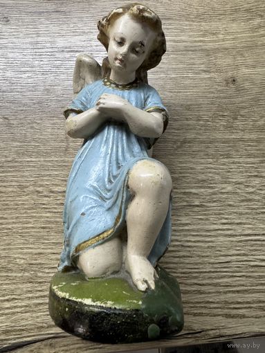 Фигурка ангела.