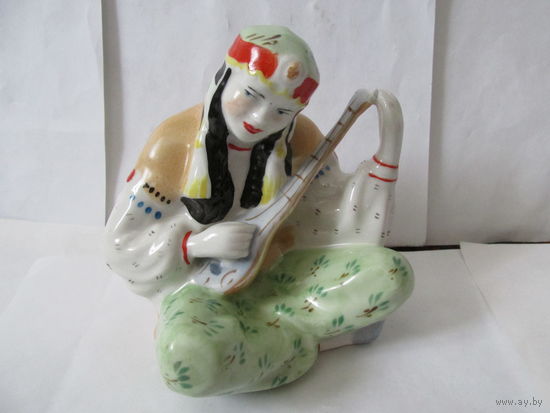 СТАТУЭТКА УЗБЕЧКА С ДОМБРОЙ. СТАРАЯ ГОРОДНИЦА.