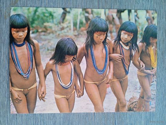 Этнография. Бразилия, Алту. Индейский танец Ямурикума