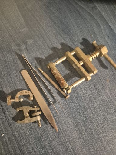 Часовой инструмент. Инструмент часовщика