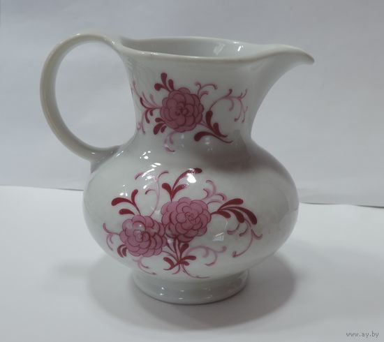 Вазочка-кувшин. Высота 9.5 см. Керамика. Германия.