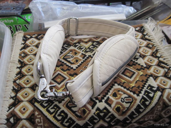 Пристежной ремень для фиксации ребенка.