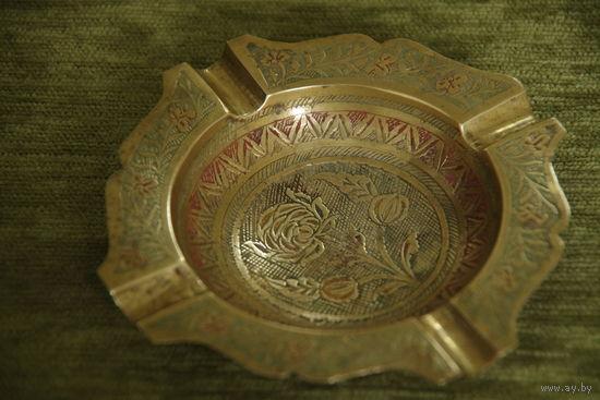 Пепельница латунная