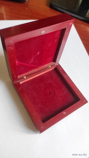 ФУТЛЯР для награды (дерево)