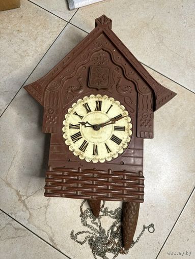 Часы с кукушкой, все на фото, работоспособность неизвестна