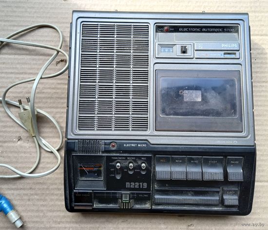 РЕДКИЙ магнитофон PHILIPS.Включается.