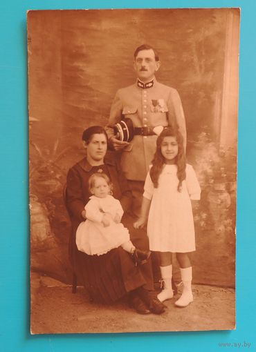 Фото "Семья французского офицера", 1921 г.