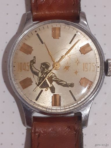 Часы Победа 1945-1975 Редкие в отличном состоянии,идут отлично,все родное