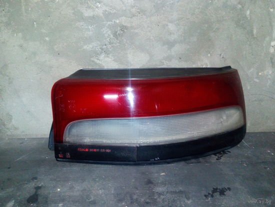 Фонарь задний правый Mazda 323 BG