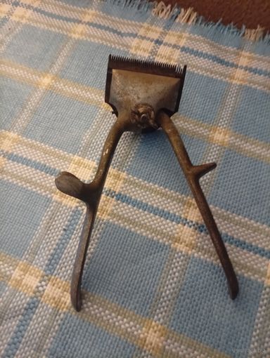 Вермахт! старая "ручная машинка для стрижки волос" есть клейма 38г и производителя!