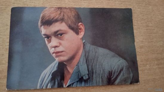 АКТЕР КАРАЧЕНЦОВ .Н В ФИЛЬМЕ"ДЛИННОЕ ДЛИННОЕ ДЕЛО.."