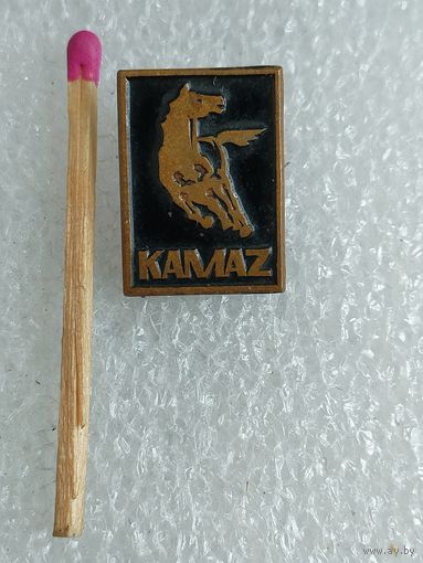 Знак-фрачник. Эмблема автомобиля КАМАЗ. тяжёлый