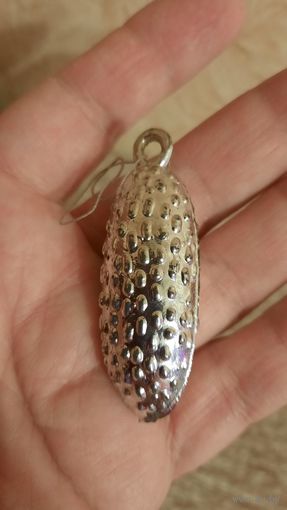 Маленькая ёлочная пластмассовая  игрушка (наверно 90-х годов)