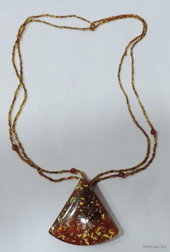 Бусы с крупным кулоном, 2-х рядное колье. Цветное стекло. Кулон - пластик. Длина 120 см. Размер кулона 6-6.5 см.