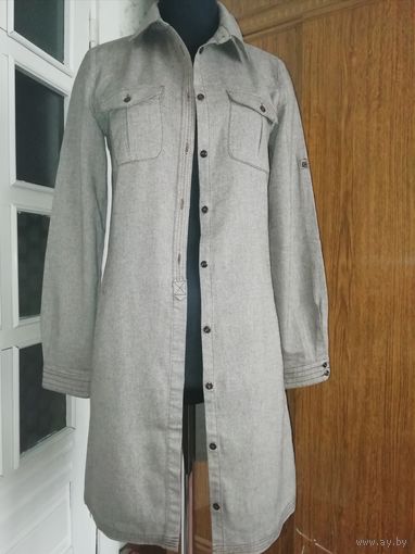 Платье на пуговицах из меланжированной ткани бежево-коричневых тонах, с карманами, размер 42-44.