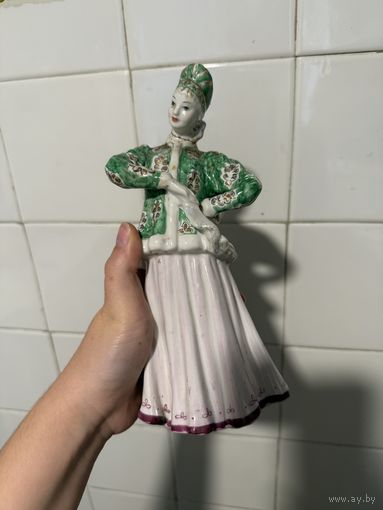 Плясунья фарфор