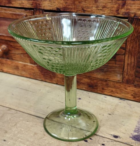 Конфетница стеклянная Неман