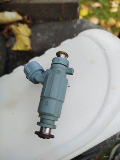 Топливная форсунка 35310-38010