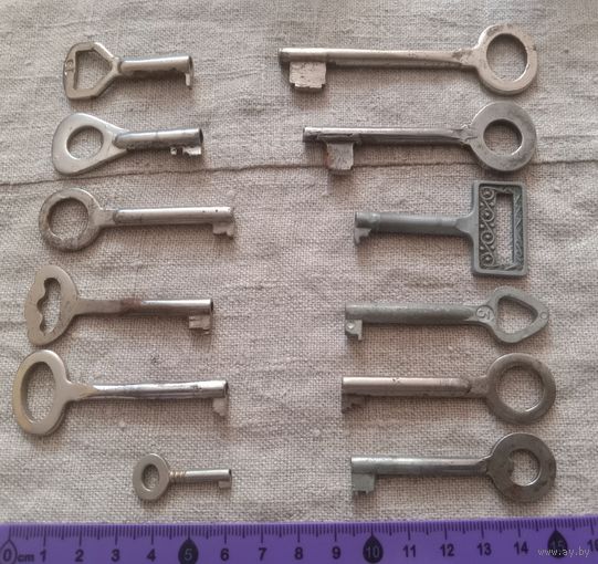 С РУБЛЯ/шт. 12 красивых ретро-ключиков. Все разные.
