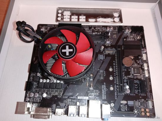 Gigabyte GA-A320M-H с Ryzen 3 2200G и кулером