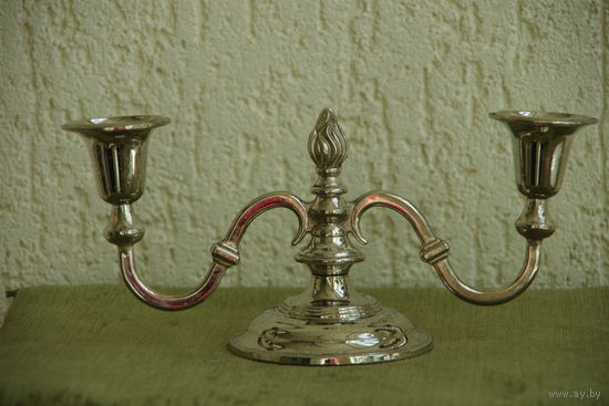Подсвечник  с серебрением  ( высота   12 см , ширина 26,5 см )