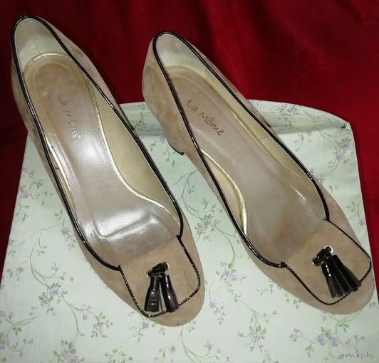 Красивые туфли премиум класса светлой замши, 39 размер, куплены в linxs, удобная колодка и каблук 5,5см от пятки.