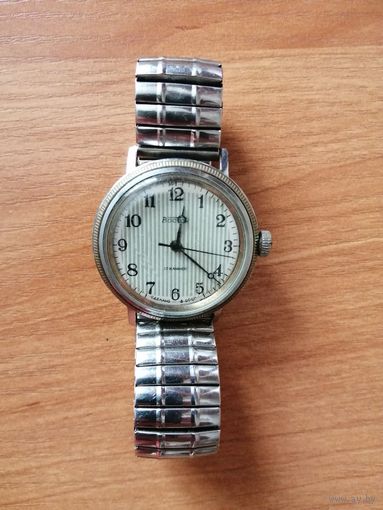 Часы восток. СССР. 17 камней.