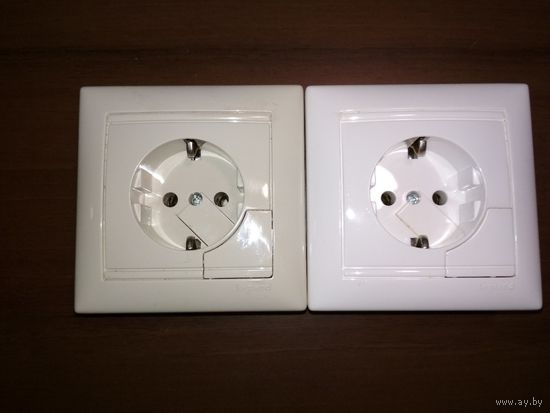 Розетка Legrand 2К+З немецкий стандарт . С катапультой