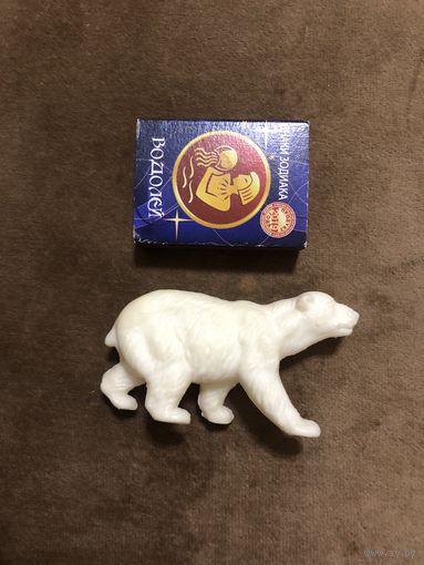 Игрушка Белый медведь. Пластмасса.