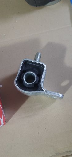 Сайлентблок рычага подвески рычага передней оси FEBI 17790 пежо 405