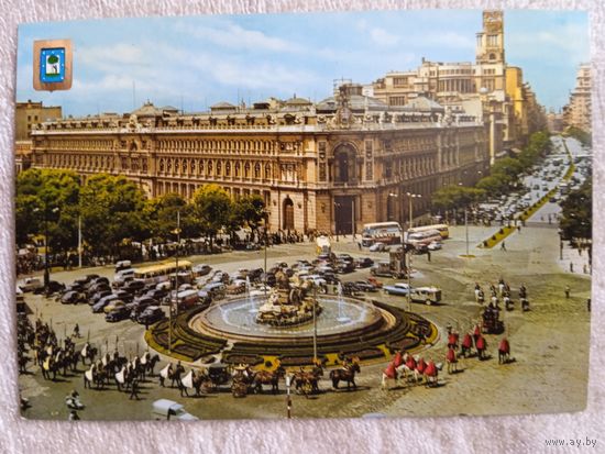 Испания, Мадрид. Фонтан Кибелы и улица Аякала