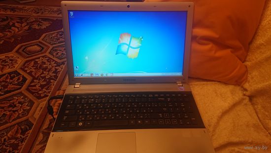 Ноутбук SAMSUNG RV513