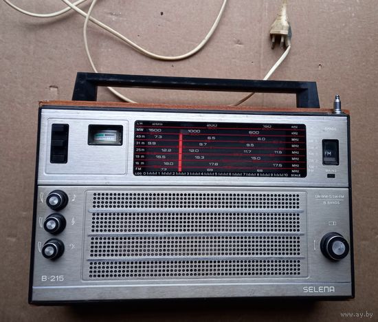 Радиоприемник SELENA B 215.Рабочий