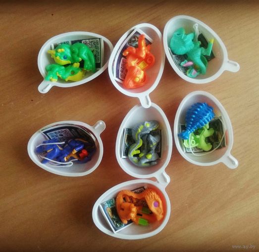 Киндер Джой динозавровы.