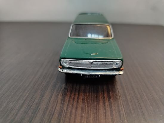 Коллекционная модель автомобиля ГАЗ-24-02 Волга  в масштабе 1-43 , хорошо подойдет на полку  для коллекционера ретро моделек .