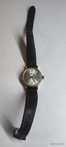 Часы луч . С рубля без МЦ. Много лотов с рубля без МЦ.