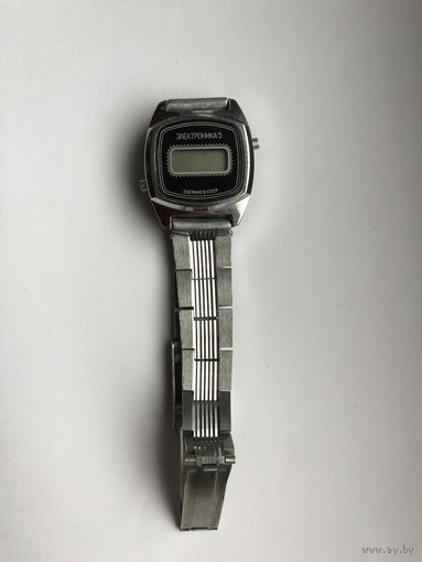 Часы электронные женские СССР