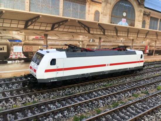 Электровоз BR146 556-6 DB PIKO. Масштаб НО 1:87.