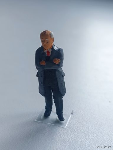 Фигурка товарищ М.С. Горбачёв - смола 1/43