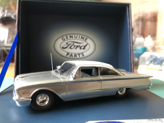 Ford Galaxy Starliner 1960 лимитированный выпуск, подарочная коробка