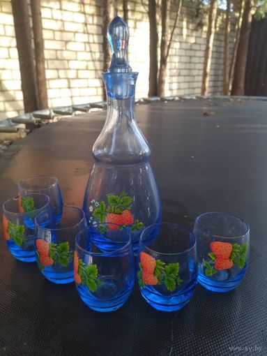 Графин с рюмками