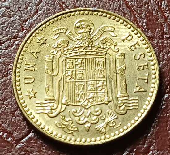 Испания 1 песета, 1975     79 внутри звезды    ( 1-6-7 )