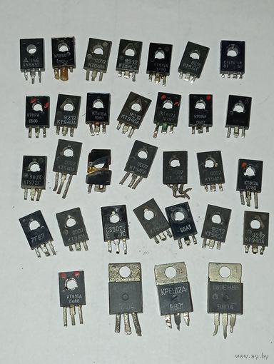 Транзисторы КТ940 , КТ816А и др . 32 штук .