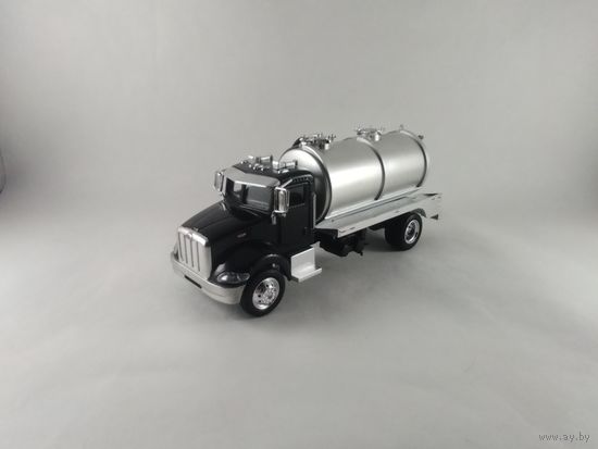 1/43 Peterbiit New Ray