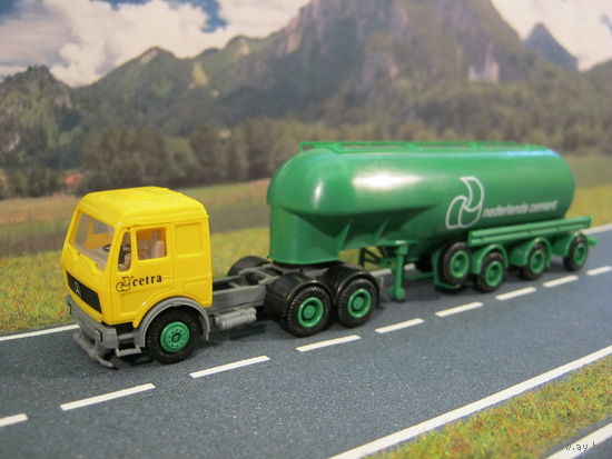 Модель грузового автомобиля Mercedes-Benz (20). Масштаб HO-1:87.