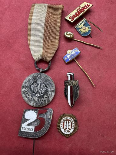 Медаль польша.цена за все.