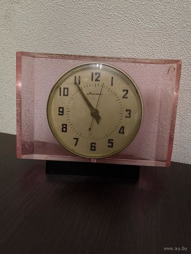 Винтажные настольные механические часы молния .